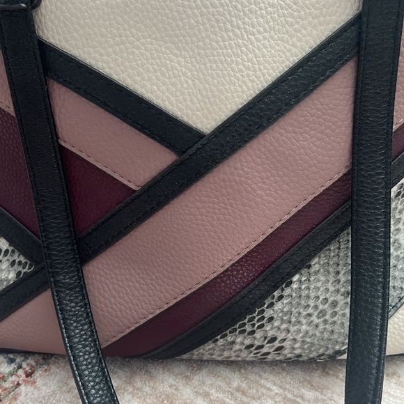 Ready for Fall! Liz Claiborne classic faux leather purse - Picture 2 of 13